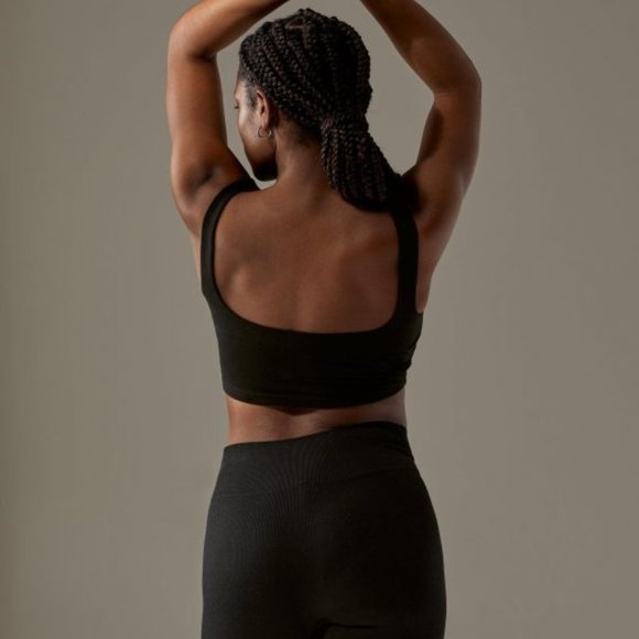 ARITZIA The Group by Babaton Silhouette Seamless Short - Picture 2 of 9